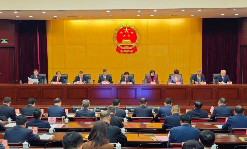 市二十届人大常委会第三十四次会议召开